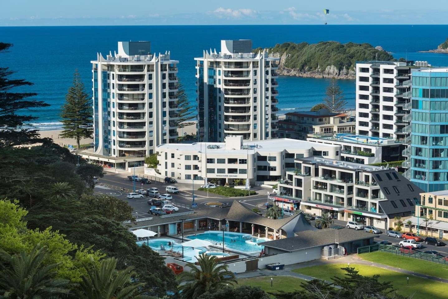 Apartamento Oceanside Bliss - Absolute Beachfront - Uninterrupted Ocean Views With Pool Mount Maunganui Exterior foto