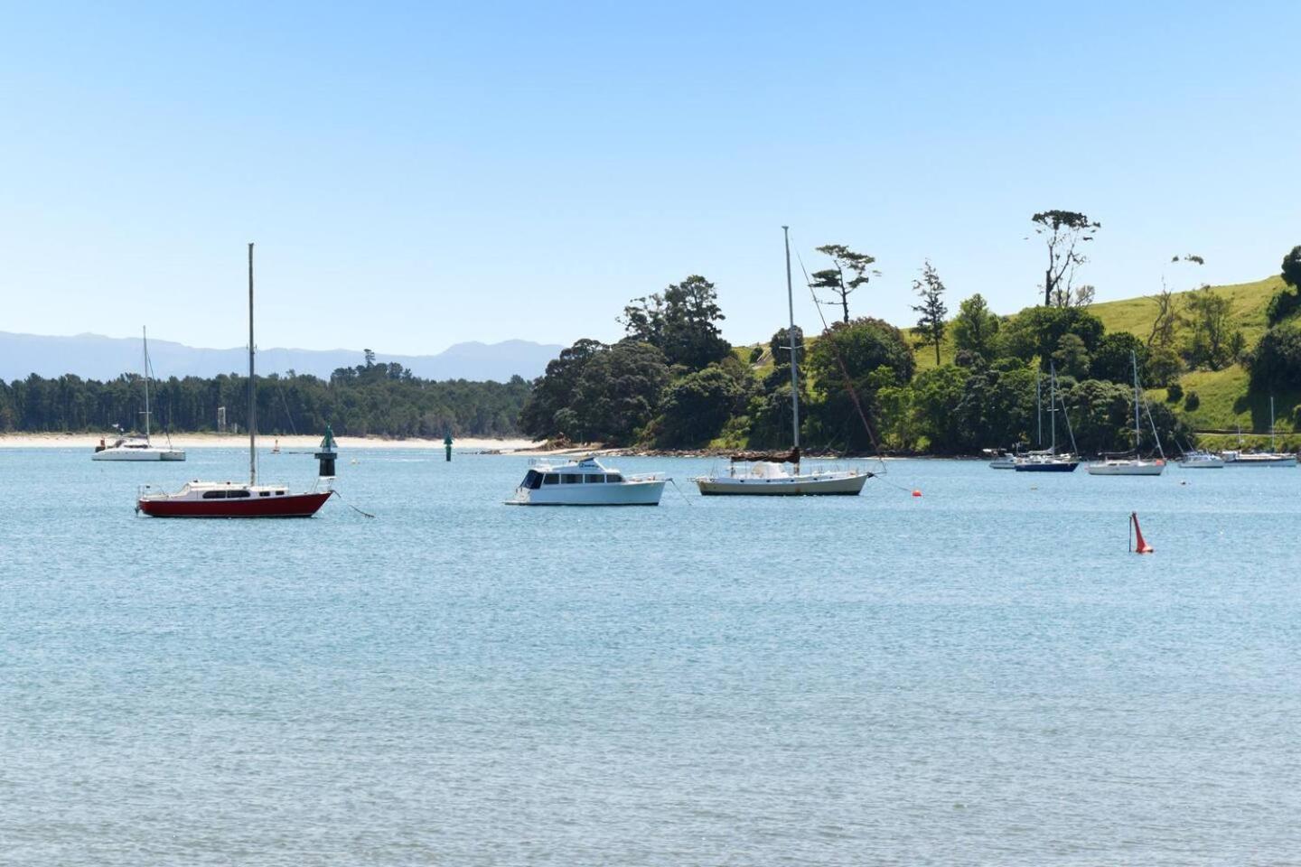 Apartamento Oceanside Bliss - Absolute Beachfront - Uninterrupted Ocean Views With Pool Mount Maunganui Exterior foto