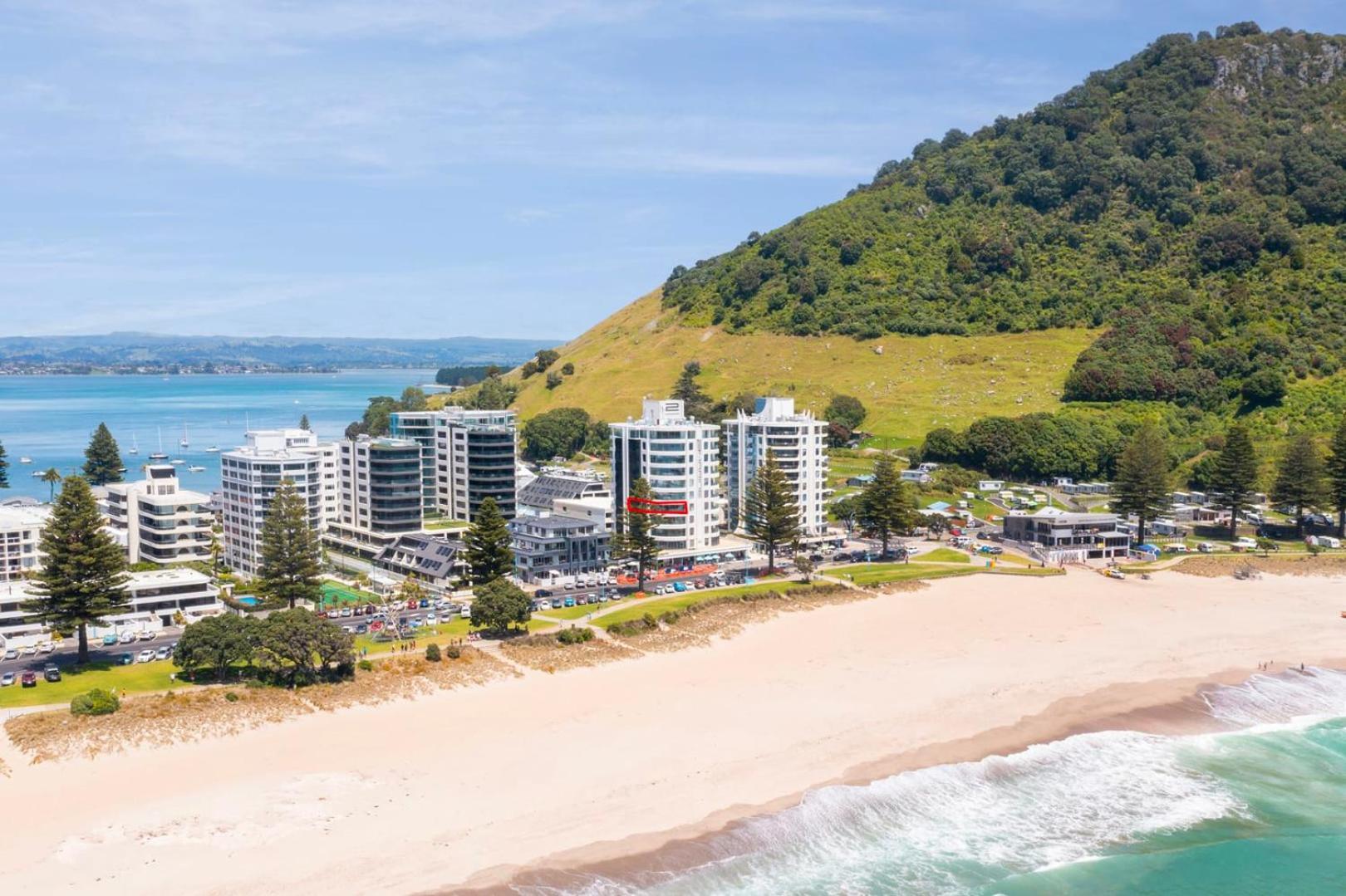 Apartamento Oceanside Bliss - Absolute Beachfront - Uninterrupted Ocean Views With Pool Mount Maunganui Exterior foto