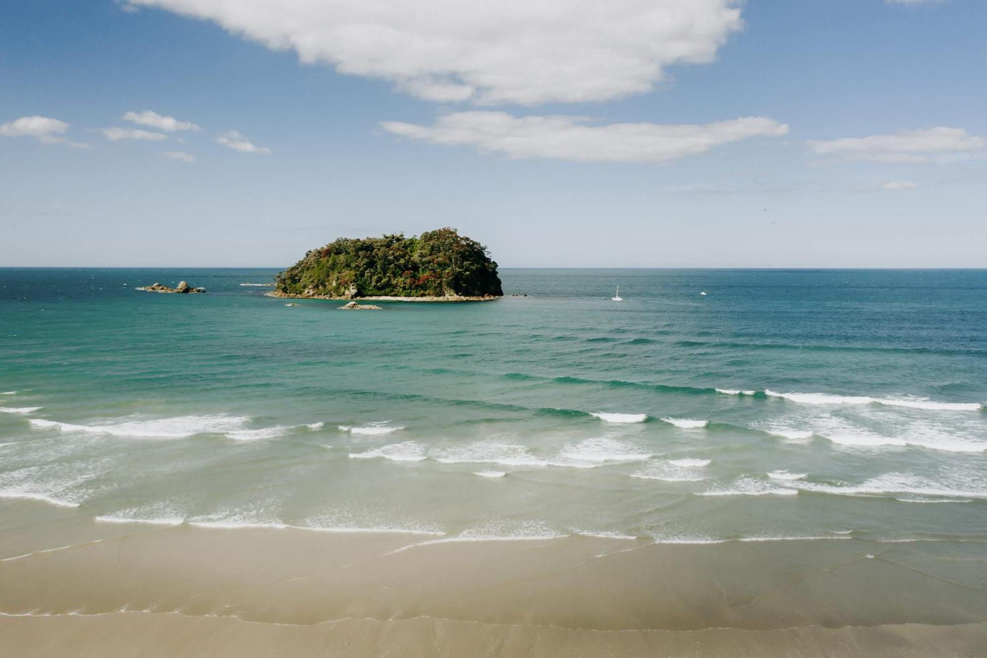 Apartamento Oceanside Bliss - Absolute Beachfront - Uninterrupted Ocean Views With Pool Mount Maunganui Exterior foto