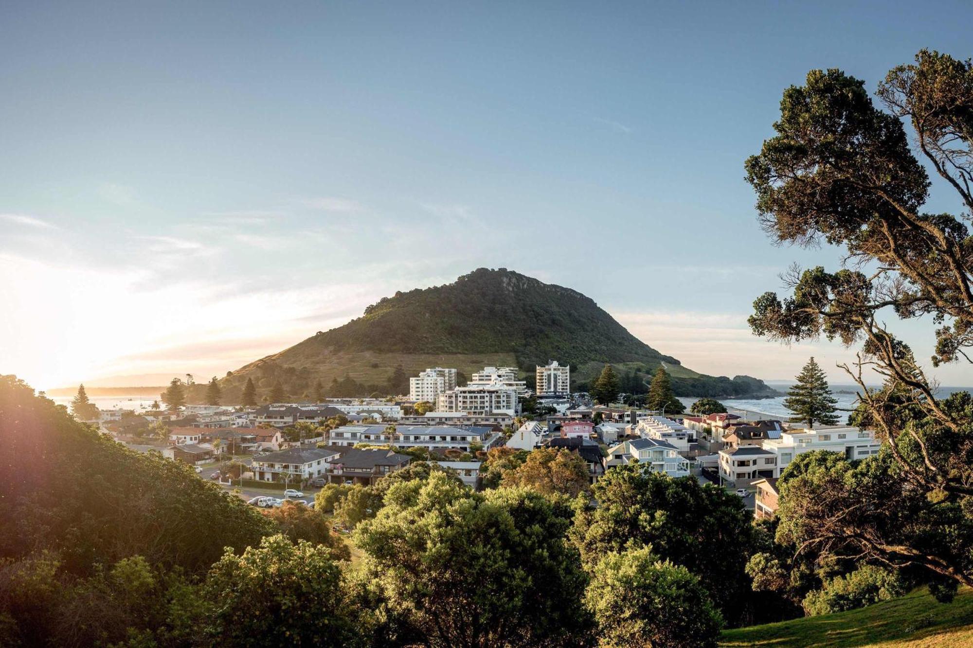 Apartamento Oceanside Bliss - Absolute Beachfront - Uninterrupted Ocean Views With Pool Mount Maunganui Exterior foto