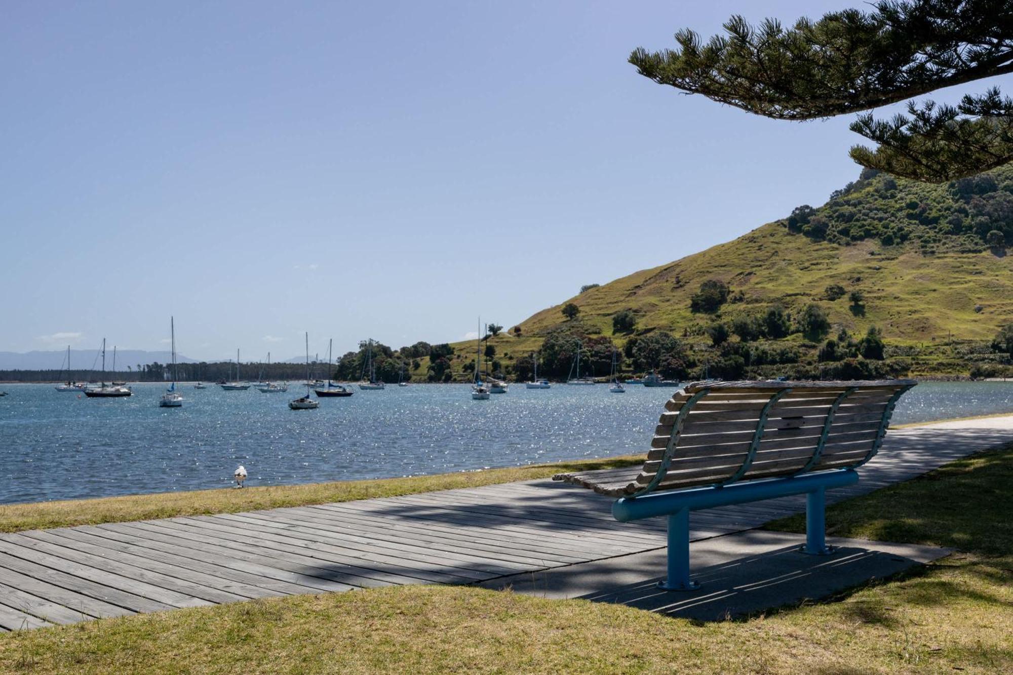 Apartamento Oceanside Bliss - Absolute Beachfront - Uninterrupted Ocean Views With Pool Mount Maunganui Exterior foto