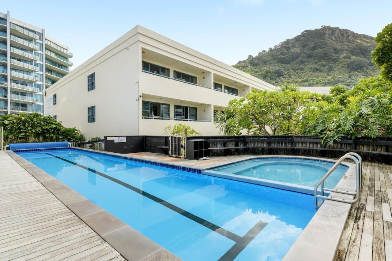 Apartamento Oceanside Bliss - Absolute Beachfront - Uninterrupted Ocean Views With Pool Mount Maunganui Exterior foto